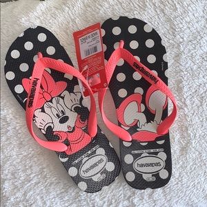 Brand NEW NEVER WORN Disneyland Havaianas